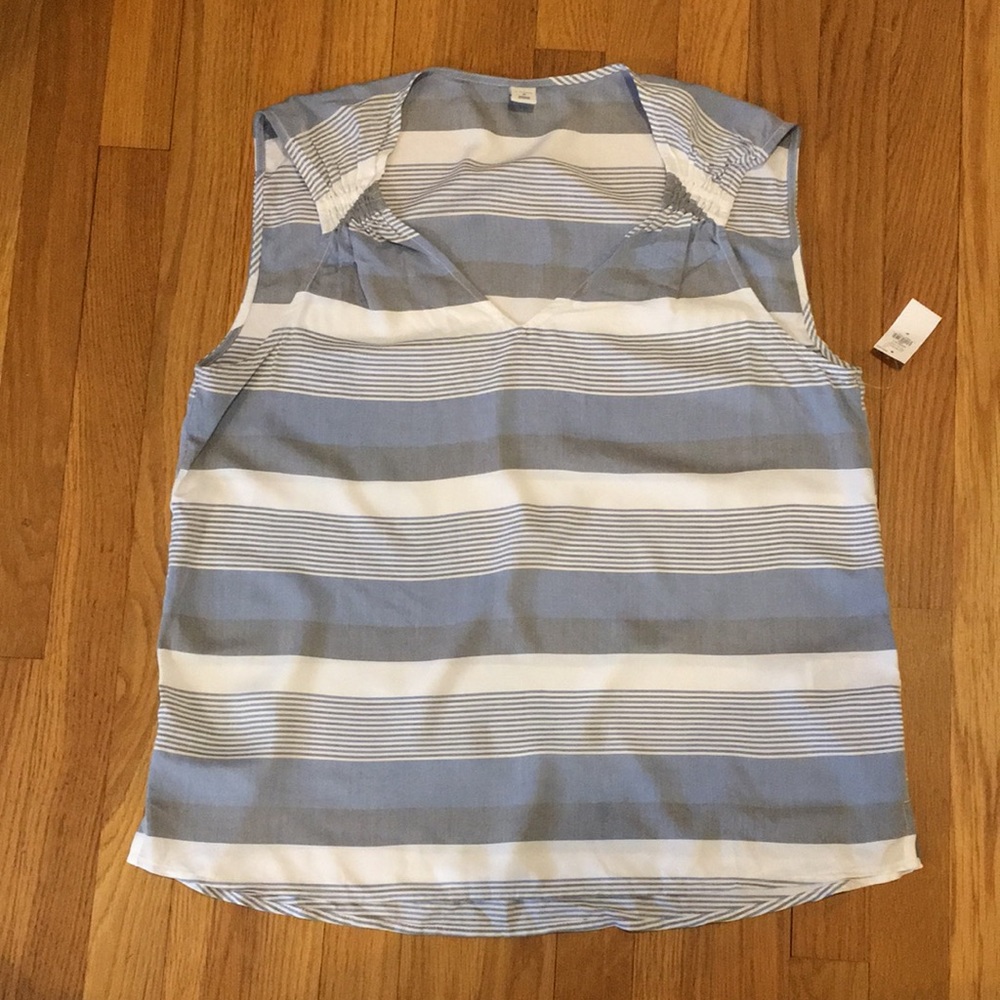 Women’s old navy tank top